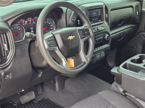 Used 2023 Chevrolet Silverado 2500 Custom w/ Custom Convenience Package image 10