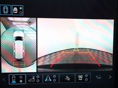 Used 2026 GMC Yukon XL Denali w/ Denali Reserve Package image 35