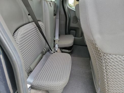 Used 2017 Nissan Frontier SV image 15