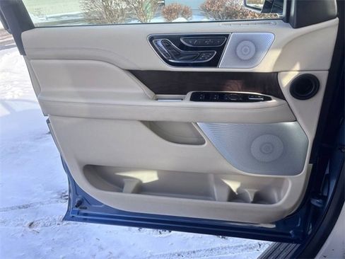Used 2020 Lincoln Navigator Reserve w/ Luxury Package image 12
