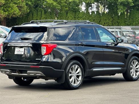 Used 2023 Ford Explorer XLT w/ Equipment Group 202A AWD/4WD image 4