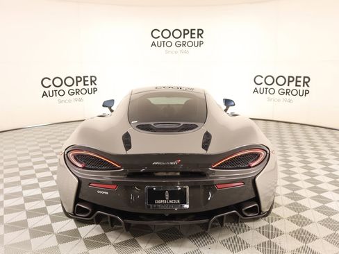 Used 2017 McLaren 570S image 26