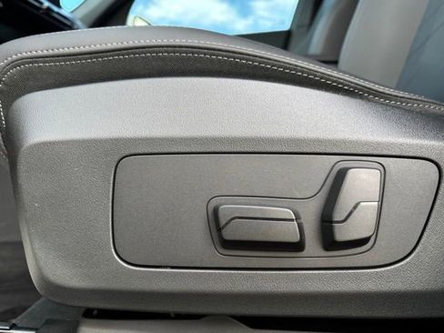 Used 2023 BMW X1 xDrive28i w/ Premium Package image 13