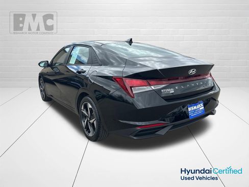 Used 2023 Hyundai Elantra SEL w/ Convenience Package FWD image 4