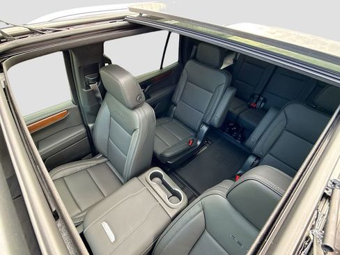New 2026 GMC Yukon Denali w/ Sun & Power Step Package AWD/4WD image 23