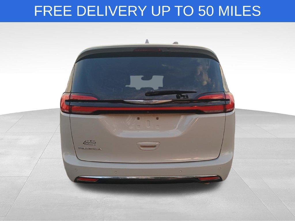 Used 2021 Chrysler Pacifica Touring-L FWD image 7