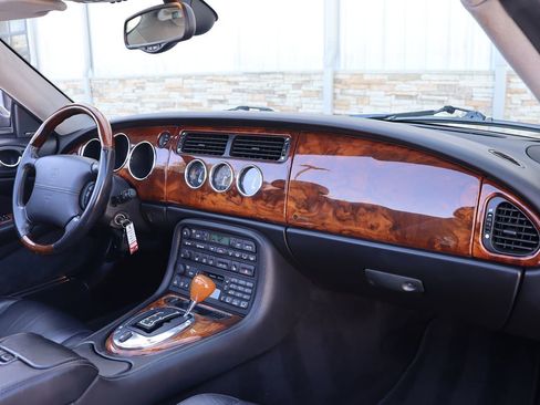 Used 2004 Jaguar XK8 Convertible image 20