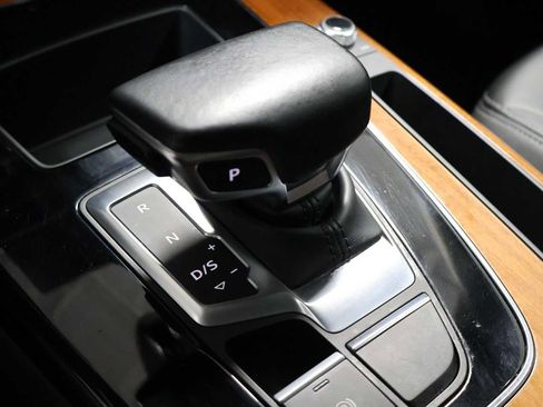 Used 2023 Audi Q5 2.0T Premium w/ Convenience Package AWD/4WD image 26