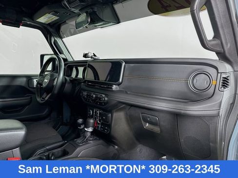Used 2024 Jeep Gladiator Mojave w/ Convenience Group image 27