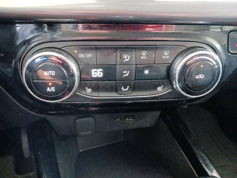 Used 2025 Chevrolet Trax ACTIV w/ Driver Confidence Package FWD image 22