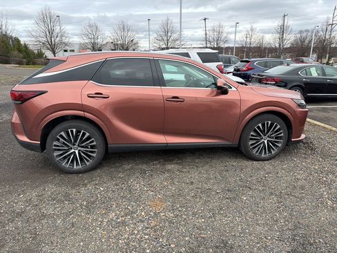 Used 2023 Lexus RX 350 w/ Accessory Package (2T) image 7