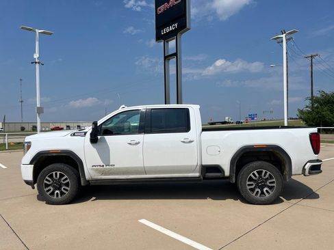 Used 2022 GMC Sierra 2500 AT4 w/ AT4 Preferred Package AWD/4WD image 3