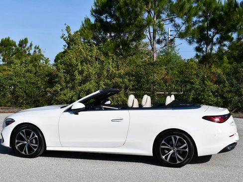 Used 2025 Mercedes-Benz CLE 300 4MATIC Cabriolet image 38