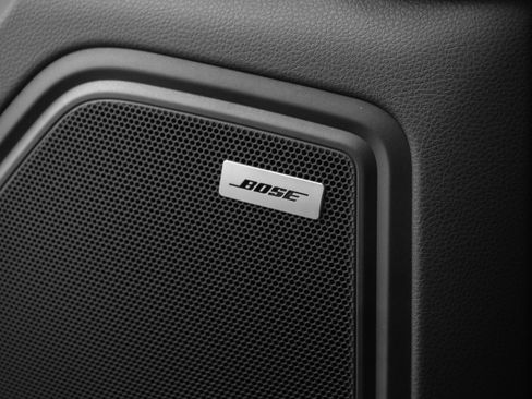 Used 2025 Porsche Macan image 40