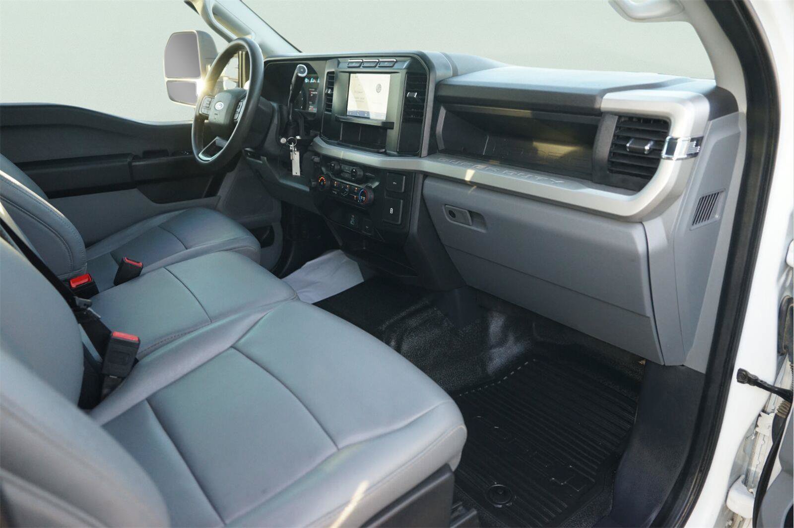 Used 2024 Ford F350 XL w/ XL Chrome Package RWD image 17