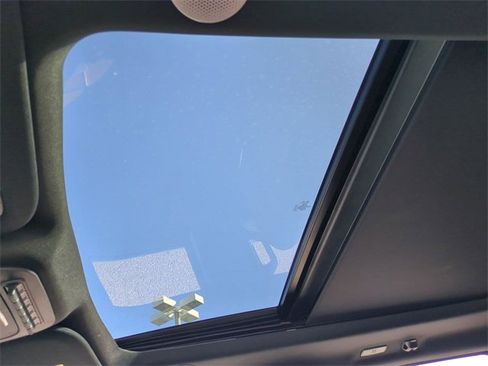 Used 2024 Ford F350 Platinum w/ FX4 Off-Road Package image 20