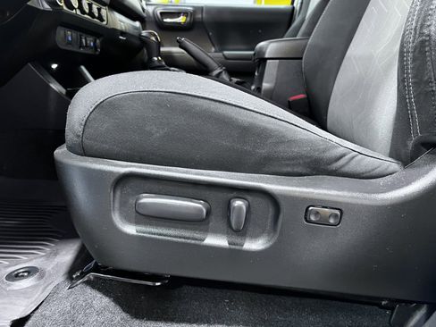 Used 2023 Toyota Tacoma TRD Off-Road image 23