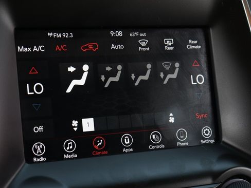 Used 2019 Dodge Durango SXT image 26