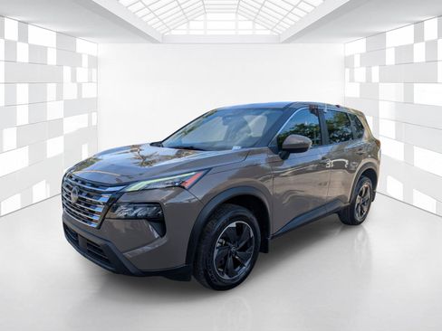 Certified 2025 Nissan Rogue SV AWD/4WD image 3