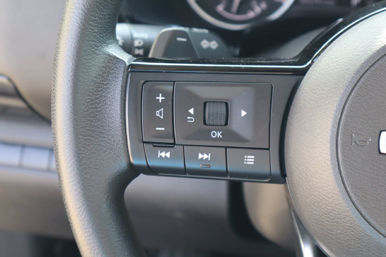 Used 2022 Nissan Pathfinder S FWD image 13