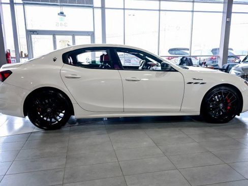 Used 2022 Maserati Ghibli Modena image 6