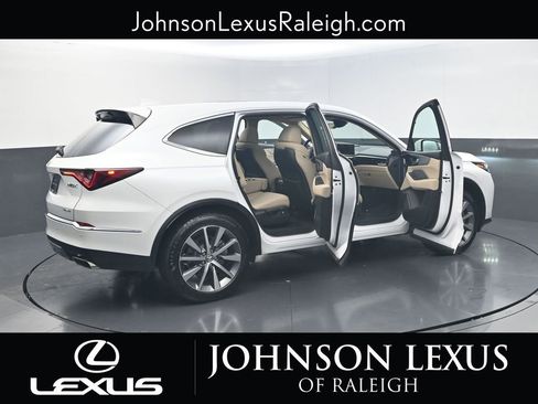 Used 2025 Acura MDX SH-AWD w/ Technology Package image 22