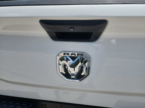Used 2022 RAM 2500 Tradesman w/ Chrome Appearance Group AWD/4WD image 7