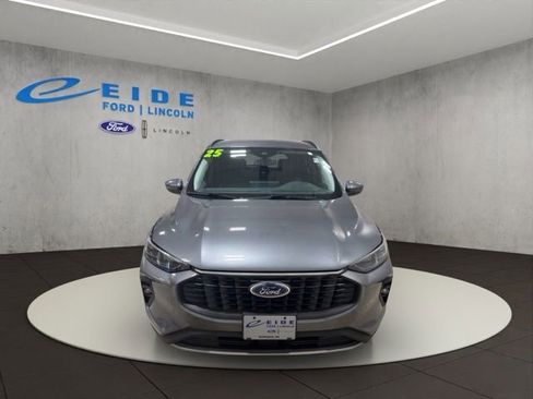 Certified 2025 Ford Escape Platinum AWD/4WD image 6