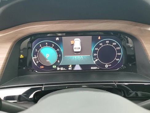 Used 2024 Volkswagen Atlas SE image 18