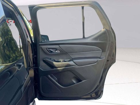 Used 2022 Chevrolet Traverse LT FWD image 43
