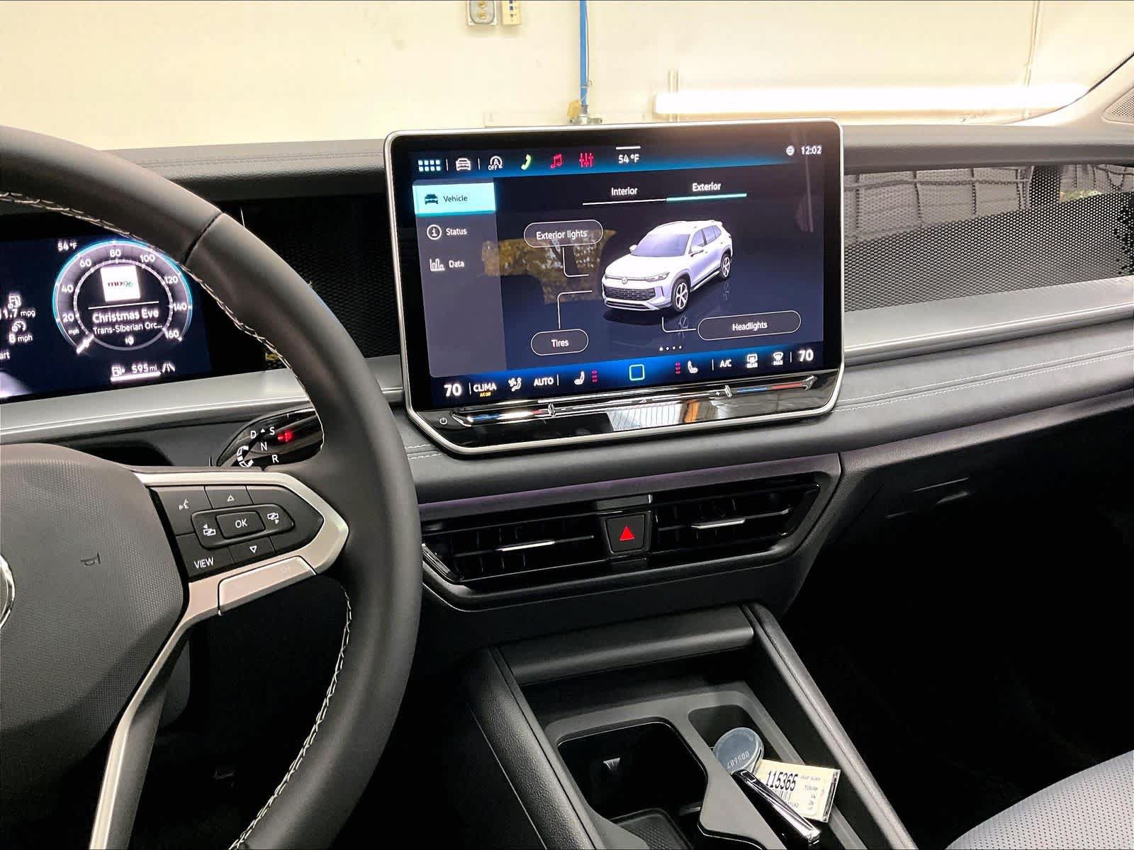 New 2026 Volkswagen Tiguan SE AWD/4WD image 9