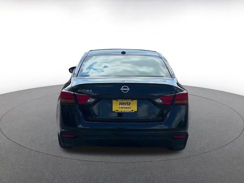 Used 2025 Nissan Altima 2.5 SV image 12