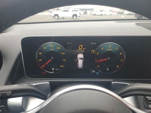 Used 2021 Mercedes-Benz GLB 250 4MATIC image 18