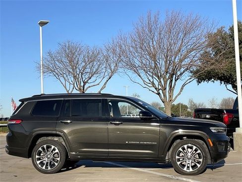 Used 2021 Jeep Grand Cherokee L Overland w/ Luxury Tech Group IV image 3