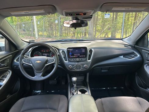 Used 2023 Chevrolet Malibu LT FWD image 28