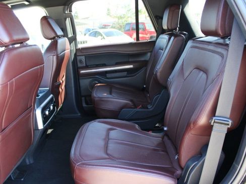 Used 2024 Ford Expedition Limited image 28