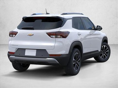 New 2026 Chevrolet TrailBlazer LT w/ Driver Confidence Package FWD image 5