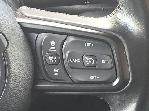Used 2022 Jeep Wrangler Unlimited Sport AWD/4WD image 36