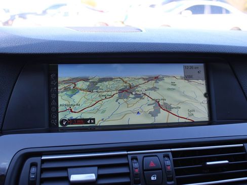 Used 2011 BMW 550i Sedan image 23