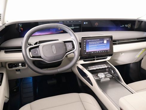 New 2026 Lincoln Nautilus Premier image 2