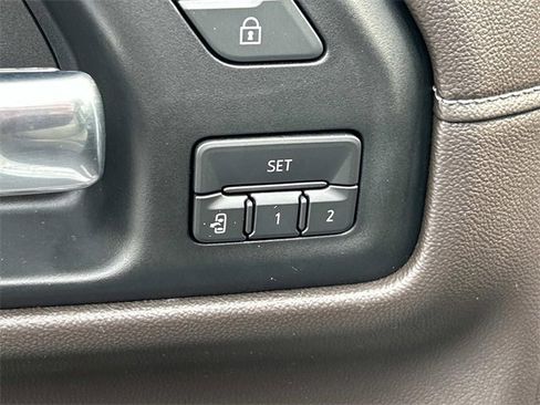 Used 2019 Chevrolet Silverado 1500 LTZ image 23