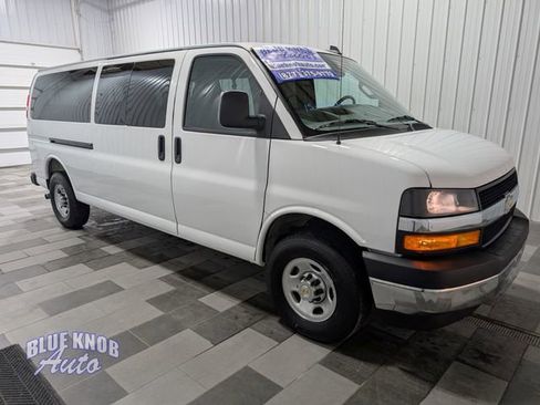 Used 2025 Chevrolet Express 3500 LT w/ LT Preferred Equipment Group RWD image 5