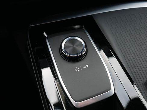 Used 2025 Buick Enclave Preferred image 31