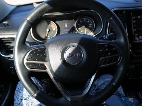Used 2019 Jeep Cherokee Limited AWD/4WD image 9