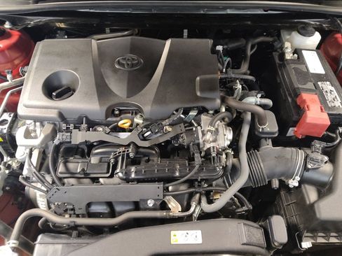 Used 2021 Toyota Camry LE image 30