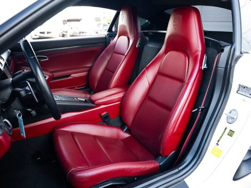 Used 2019 Porsche 718 Cayman w/ Sport Chrono Package RWD image 15