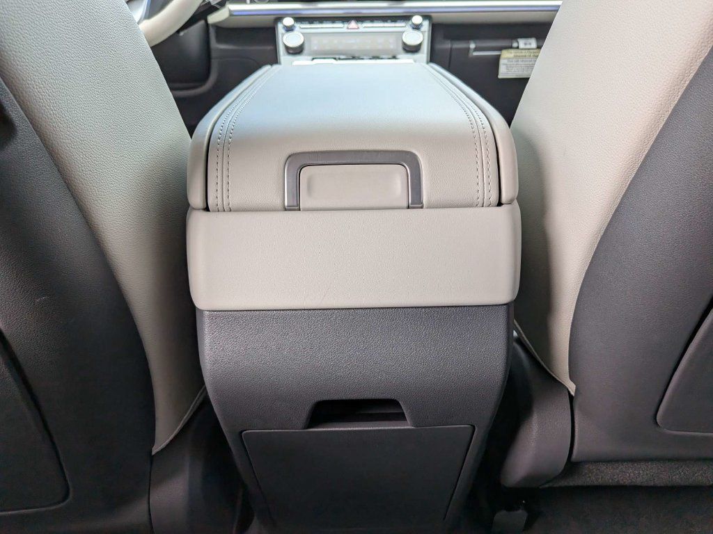 Used 2024 Hyundai Santa Fe Limited FWD image 22