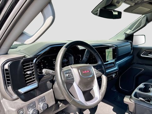 Used 2025 GMC Sierra 1500 SLT AWD/4WD image 9