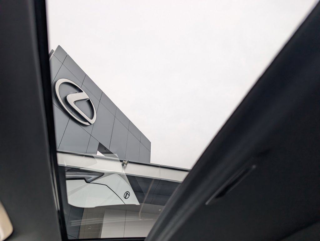Used 2025 Lexus LX 700h Overtrail AWD/4WD image 4