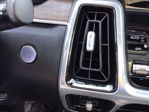 Used 2023 Kia Sorento SX Prestige image 23